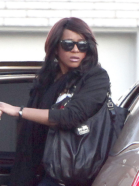 Extra Scoop: Bobbi Kristina Reunites with Bobby Brown in NYC