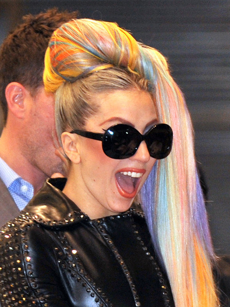 Lady Gaga Hit with Pole, Suffers Concussion