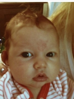 Extra Scoop: Jessica Simpson Tweets First Baby Pic
