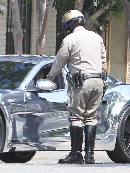 biebercop070612_01_X17