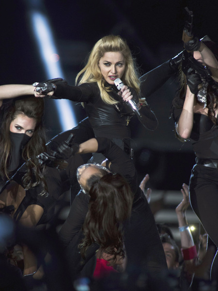 Extra Scoop: Madonna Facing Concert Threats in Russia