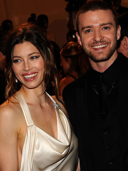 Extra Scoop: Pretty in Pink! Details on Jessica Biel's Wedding Dress