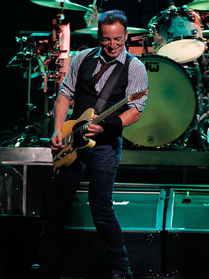 Extra Scoop: Music Artists to Perform at Benefit for Sandy Victims
