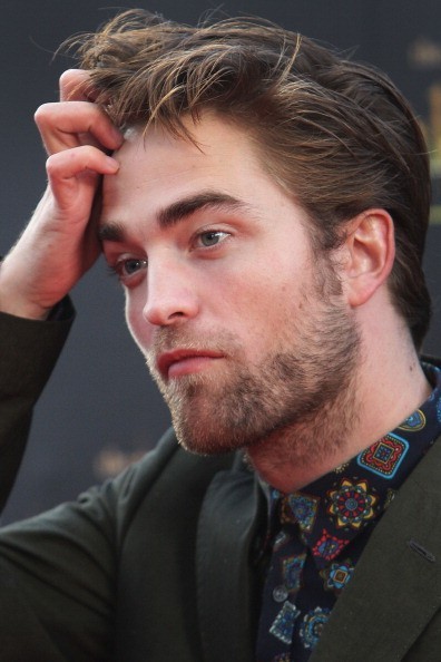 Extra Scoop: Robert Pattinson's Depression Revealed