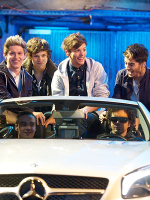 Extra Scoop: One Direction 3D Film in the Works