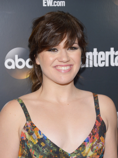 Kelly Clarkson Is Engaged!