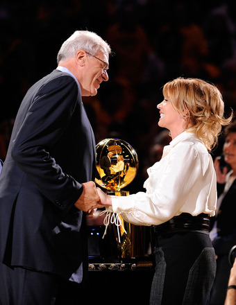 Phil Jackson and Lakers Exec Jeanie Buss Engaged