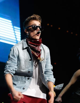 Photos of Justin Bieber Smoking Pot?
