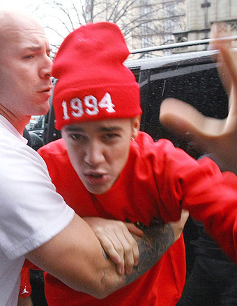 Justin Bieber’s London Meltdown: Passes Out, Attacks Paparazzi