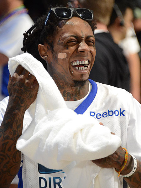 Report: Lil Wayne Hospitalized After Suffering More Seizures
