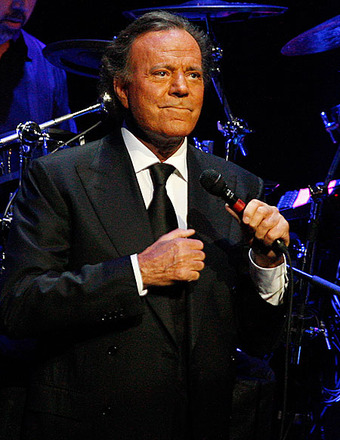 Julio Iglesias on His Career and Wanting to Work with Justin Bieber
