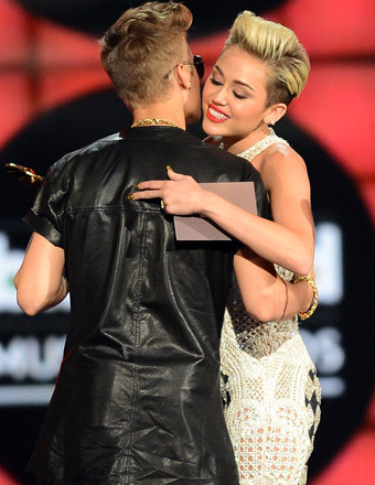 Justin Bieber’s Reported Flirt Fest with Miley Cyrus