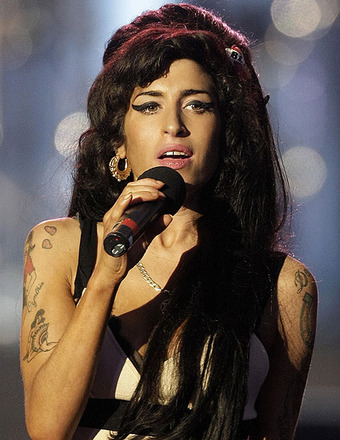 Amy Winehouse Exhibition: Mom Says Singer Was ‘Bored with Life’