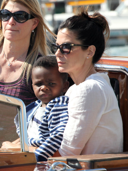 FFN_Celebs_Arrive_SGP_082813_51191797