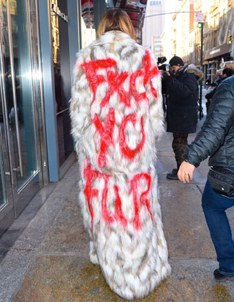 khloe-kardashian-coat