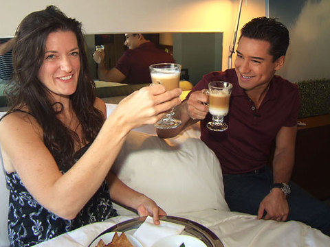 Mario Lopez Serves 'Mom's Got Gusto' Winner Breakfast in Bed!