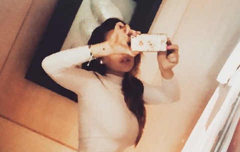 Lindsay Lohan's Tiny Waist: Totally Hot or Totally Photoshopped? - Extra