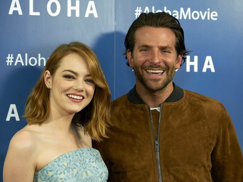 Bradley Cooper and Emma Stone Say 'Aloha' to London! - Extra