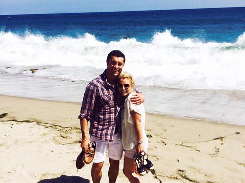 Britney Spears Posts Beach Photo with Mystery Guy, Has Blunt Message for All Men
