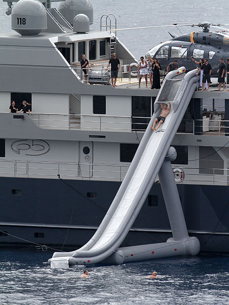 FameFlynet slide.jpg