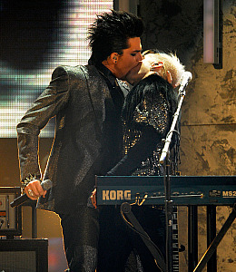 Getty Images adam lambert kiss
